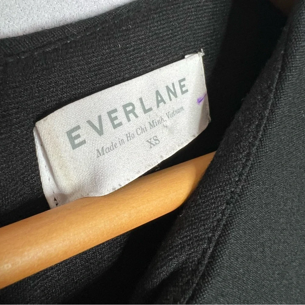 Everlane Ponte Knit Short Sleeve Black Front Pockets Heavyweight Blouse Size XS - Picture 3 of 8